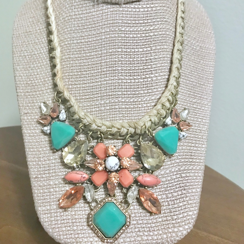 CHLOE + ISABEL || Sedona Statement Necklace